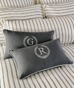 Almofada Personalizada Cinza e Branca